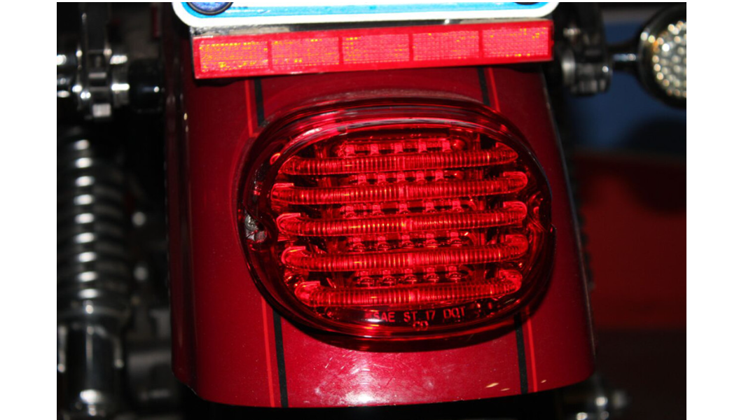 CUSTOM DYNAMICS ProBEAM® Low-Profile LED Taillight Kit LED尾燈