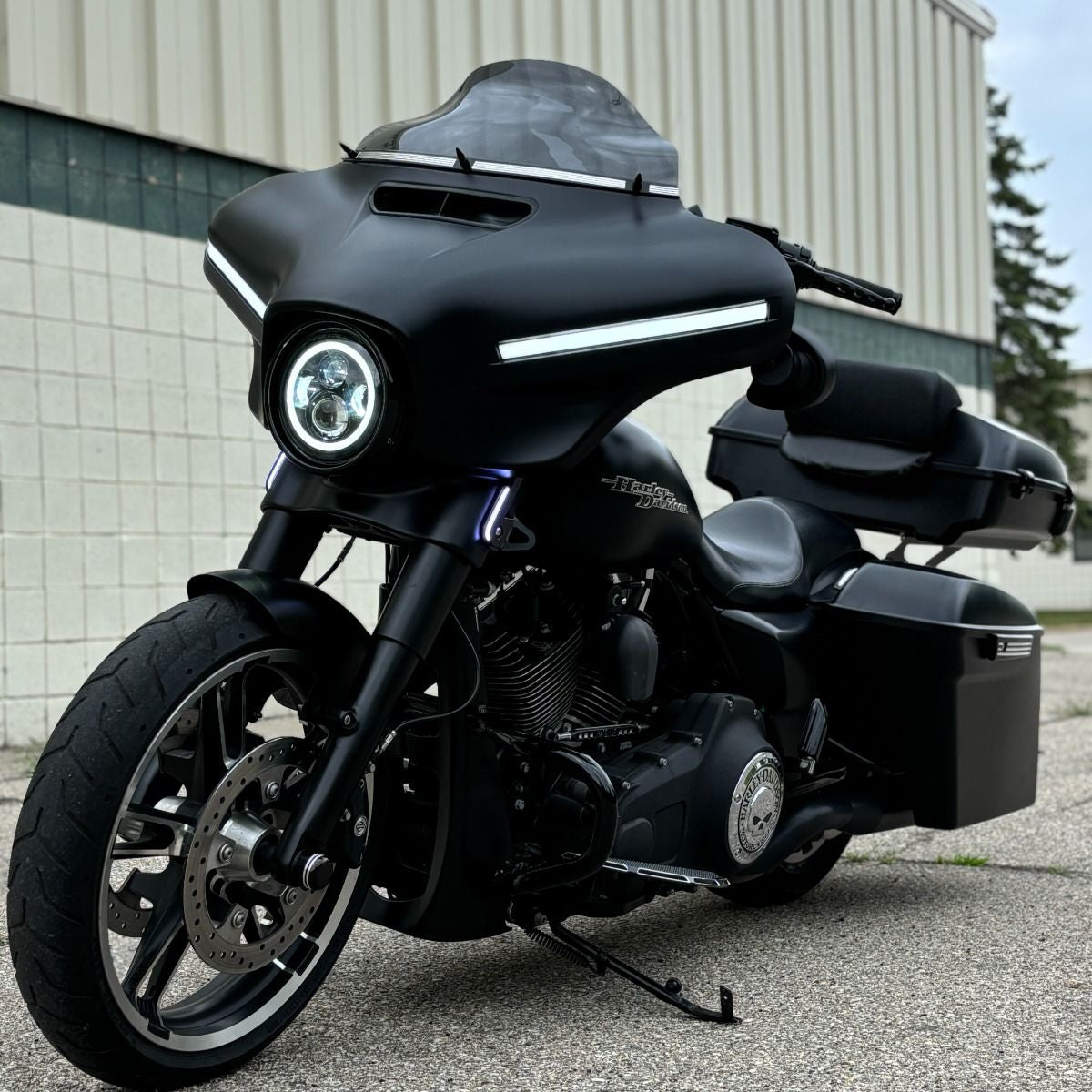 Outer Fairing Integrated LED 整合式牛頭外罩適用 17-24 Street Glide)
