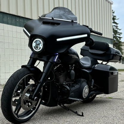 Outer Fairing Integrated LED 整合式牛頭外罩適用 17-24 Street Glide)